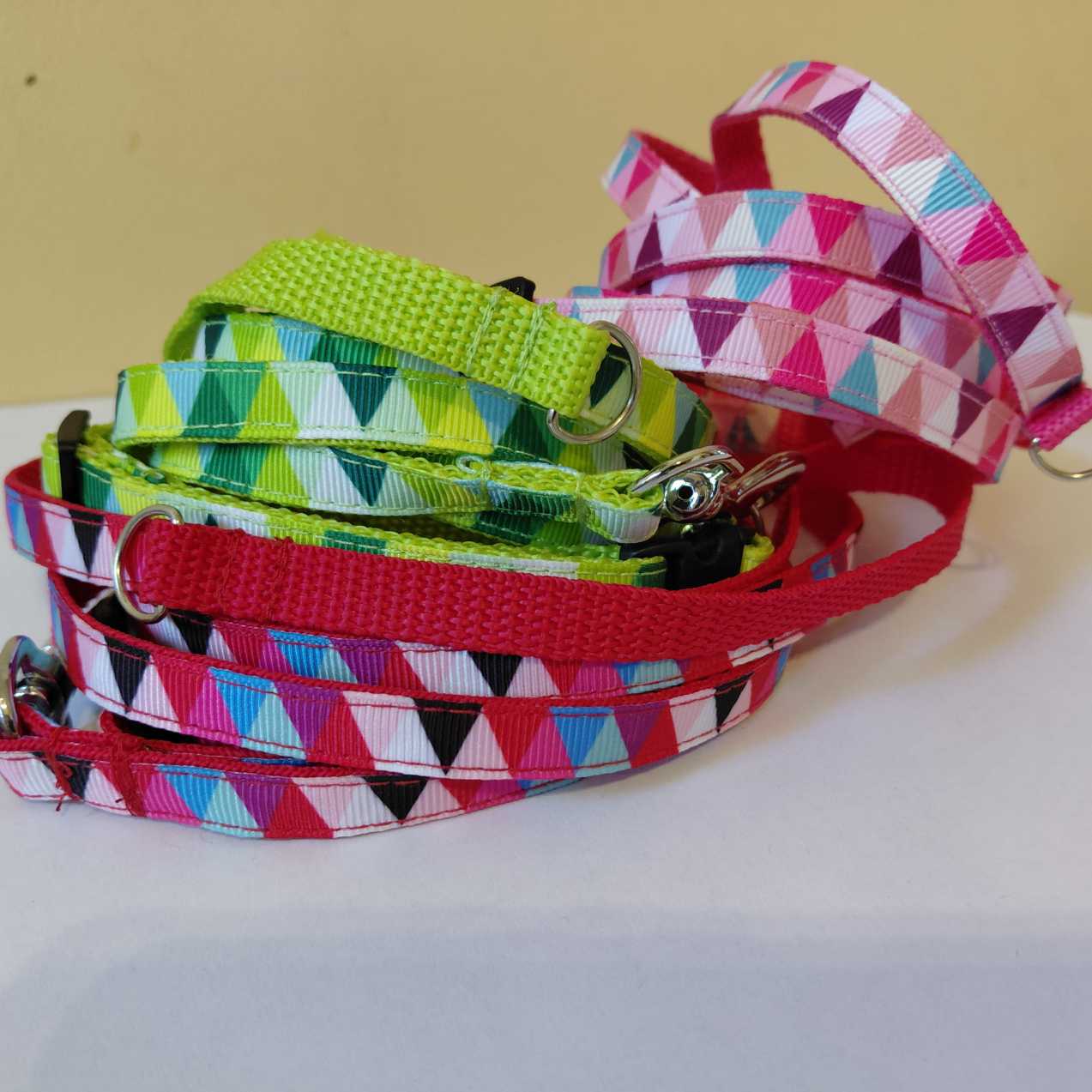 10mm-es Nyakörvek és pórázok