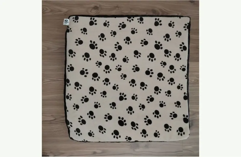 Barna tappancs mintás fekhely Barna tappancs mintás fekhely