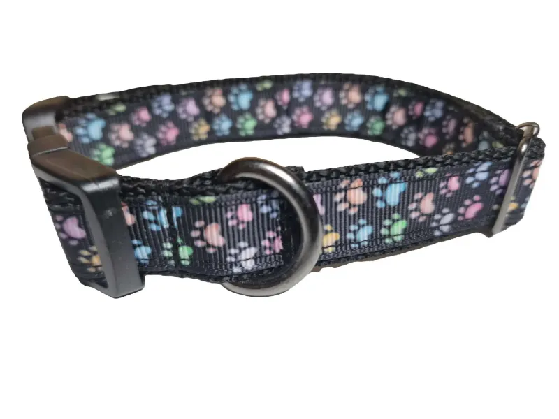 Fekete tappancs mintás nyakörv