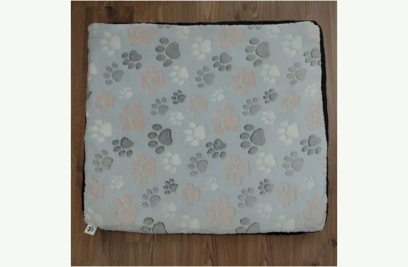 Kék tappancs mintás fekhely Kék tappancs mintás fekhely