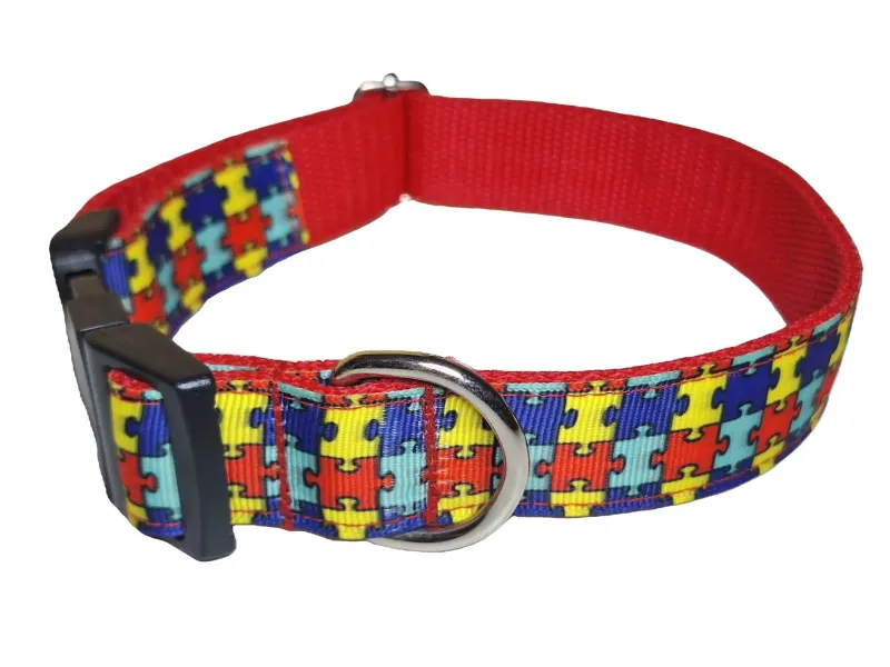 Puzzle mintás piros nyakörv