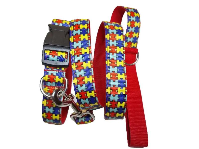 Puzzle mintás piros póráz