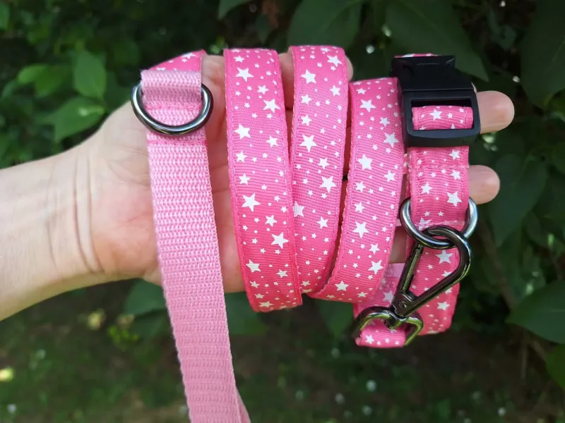 Rózsaszín csillagos póráz