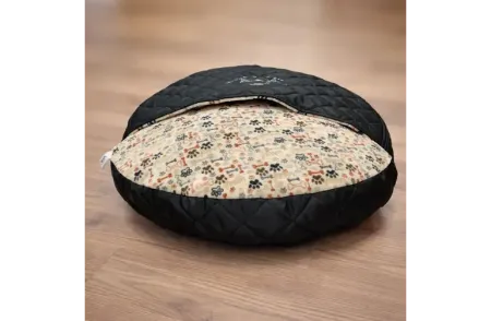 Csont és tappancs mintás fekhely Csont és tappancs mintás fekhely