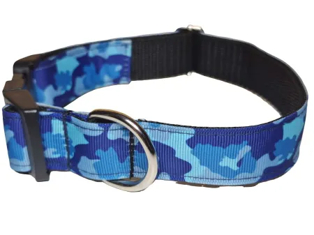 Kék terepmintás nyakörv és póráz